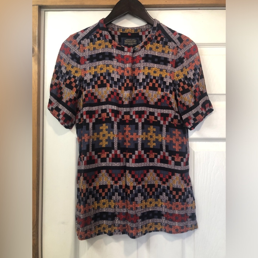 Pendleton Short Sleeve Aztec Blouse 6 (54)‎